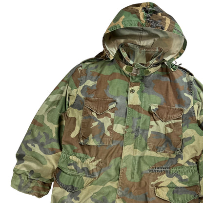 Vintage 90s camo military hooded jacket (L)