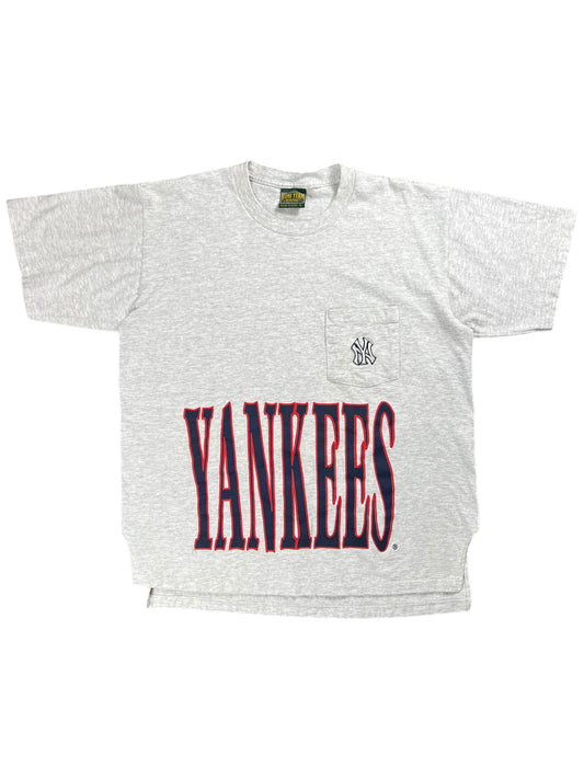 Vintage 90s New York Yankees graphic pocket tee (L)