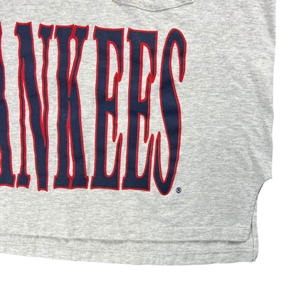 Vintage 90s New York Yankees graphic pocket tee (L)