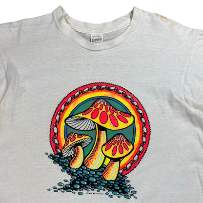 Vintage 1972 Magic Mushrooms Psychedelic Shrooms tee (S)