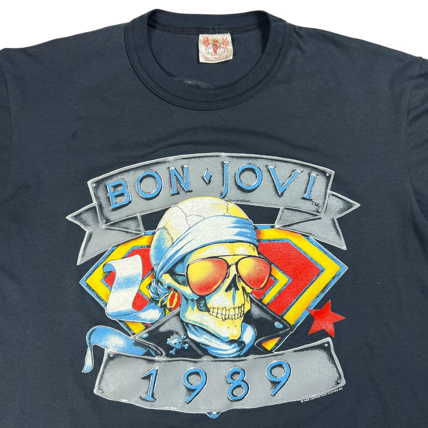 Vintage 1989 Jon Bon Jovi “We’re Back Kickin’ Ass” band tee (M)