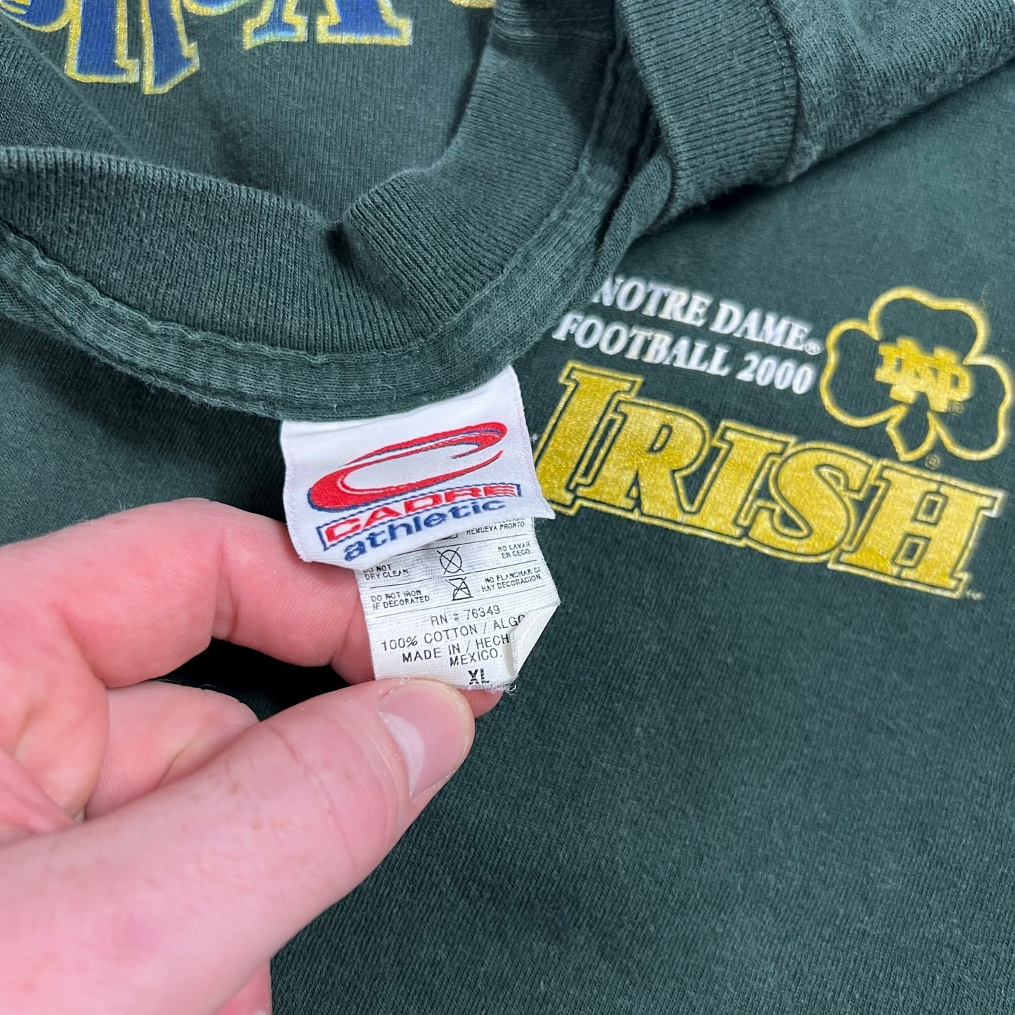 Vintage 2000 Notre dame Fighting Irish Football tee (XL)