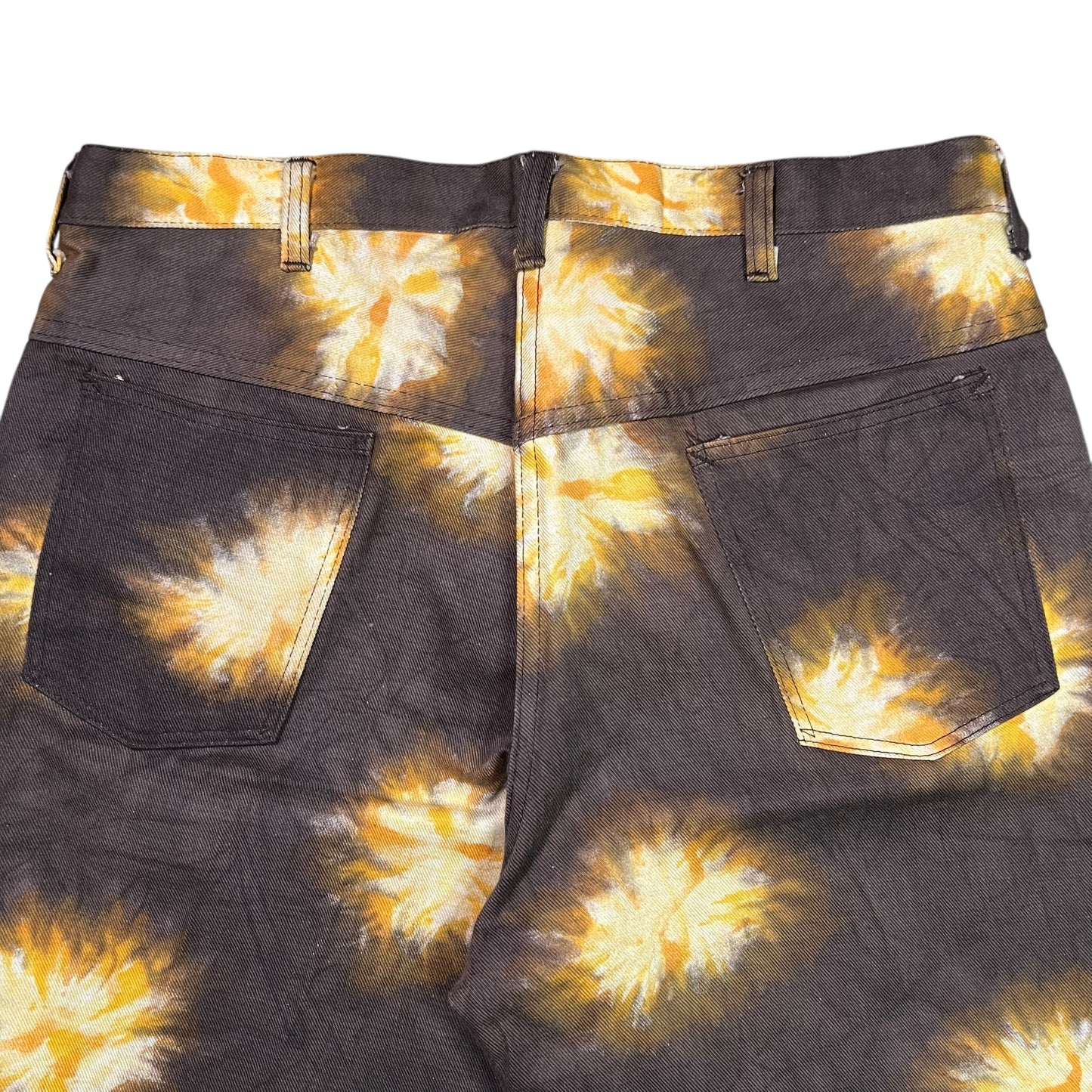 Vintage 1970s Hippie psychedelic cut off shorts (34)