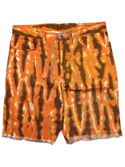 Vintage 1970s Hippie psychedelic tie dye cut off shorts (34)