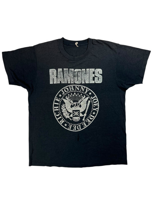 Vintage 80s The Ramones faded band tee (M)