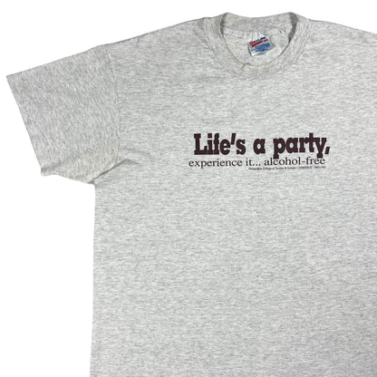 Vintage 90s Life’s a party, experience it alcohol free. Philadelphia tee (XL)