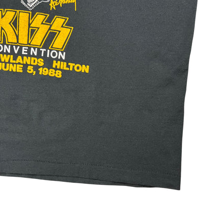 Vintage 1988 KISS Convention Meadowlands, New Jersey band tee (L)