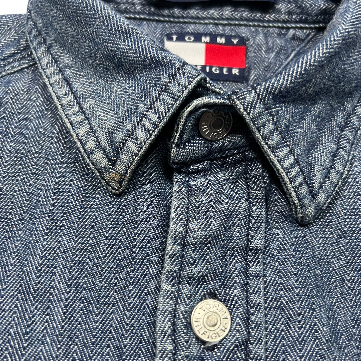 Vintage 90s Tommy Hilfiger denim button up shirt (L)