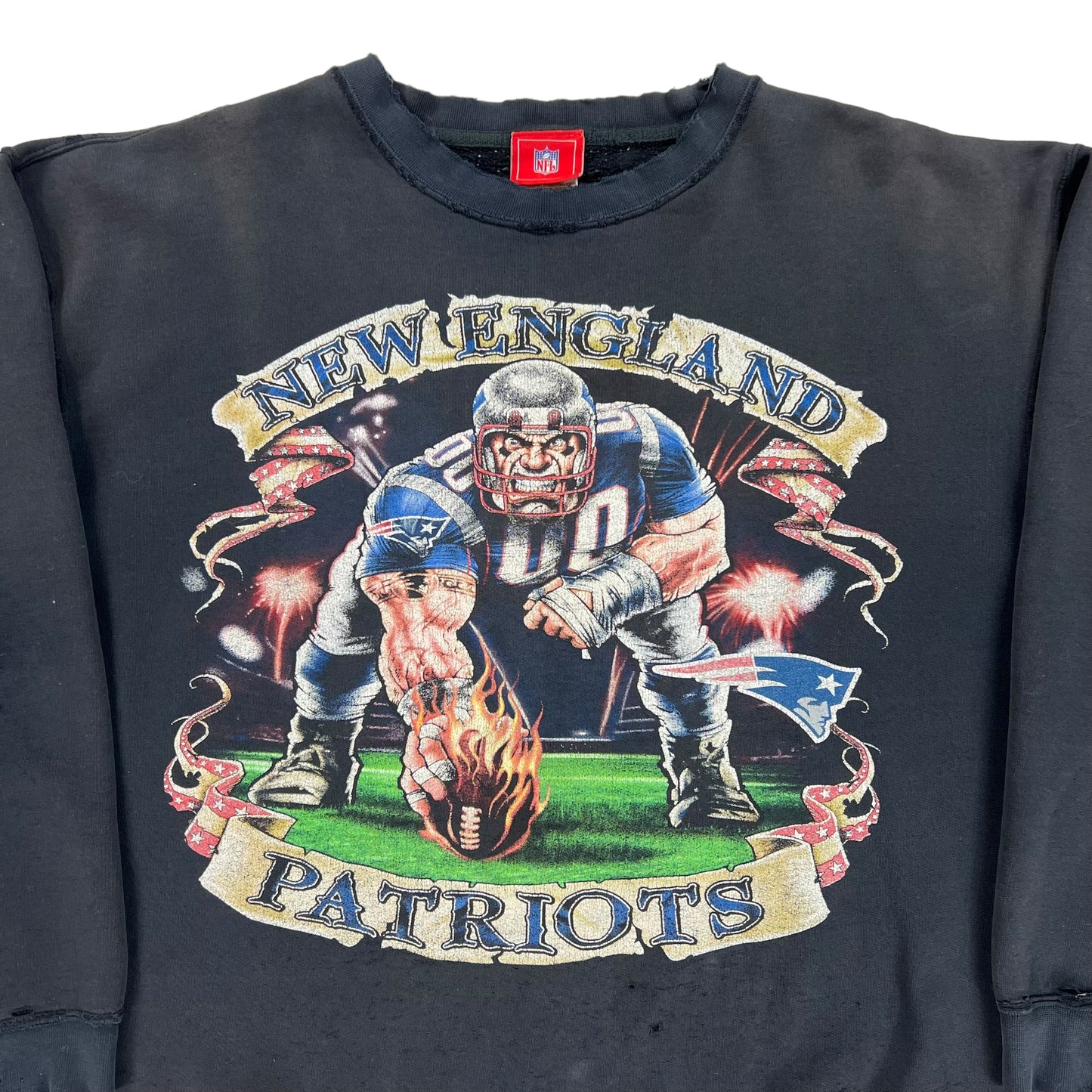 Vintage Y2K New England Patriots thrashed NFL crewneck (L)