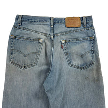 Load image into Gallery viewer, Vintage 90s Levi’s 550 distressed denim jeans (32x30)