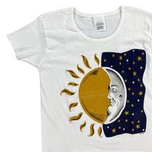 Load image into Gallery viewer, Vintage 1995 Sun and Moon women’s baby style art tee (M)