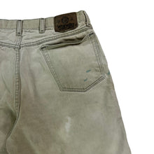 Load image into Gallery viewer, Vintage 90s Wrangler paint splattered distressed beige denim jean shorts jorts (34)