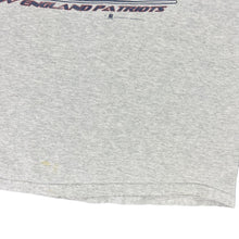 Load image into Gallery viewer, Vintage 2002 Tom Brady New England Patriots Super bowl champs tee (XL)