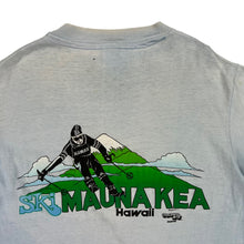 Load image into Gallery viewer, Vintage 80s Hanes Ski Muana Kea Hawaii faded pocket tee (M)