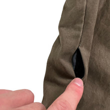 Load image into Gallery viewer, Vintage 2000s Analog cargo pocket olive green shorts w/ stash pocket (32)
